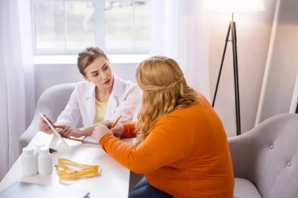 Clínica SOM | hambre emocional,hambre emocional vs hambre real,factores de hambre emocional,hambre emocional tratamiento,cómo controlar el hambre emocional ayudando a paciente con hambre emocional tratamiento - clinica de sobrepeso obesidad y metabolismo